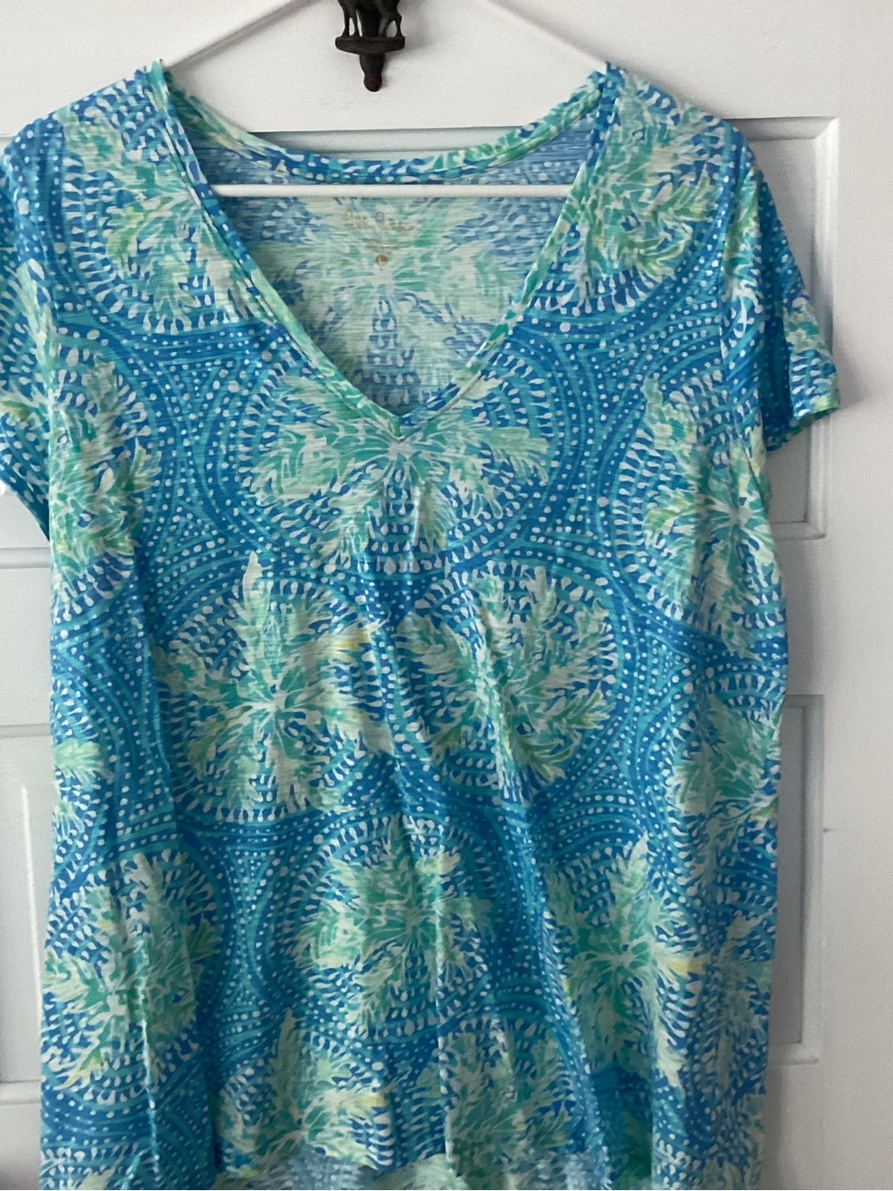 Lilly Pulitzer Blue Floral V-Neck Short Sleeve Top